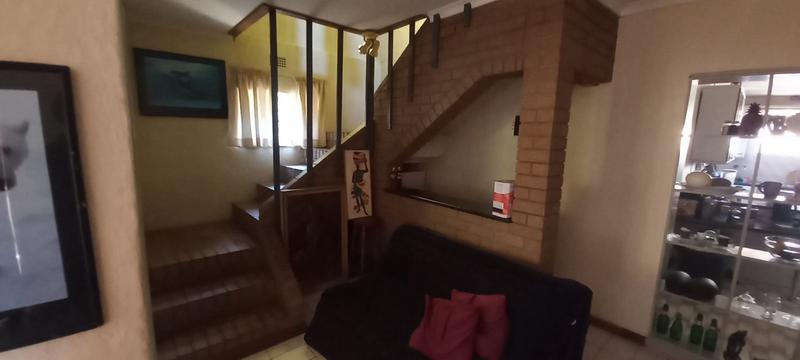 6 Bedroom Property for Sale in Quellerina Gauteng